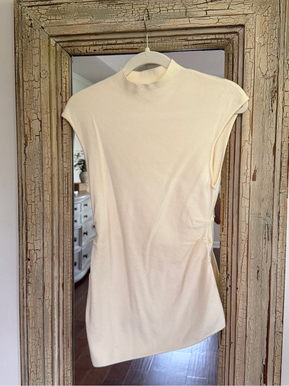 Le Lis Cream Mock Neck Cap Sleeve Knit Tank